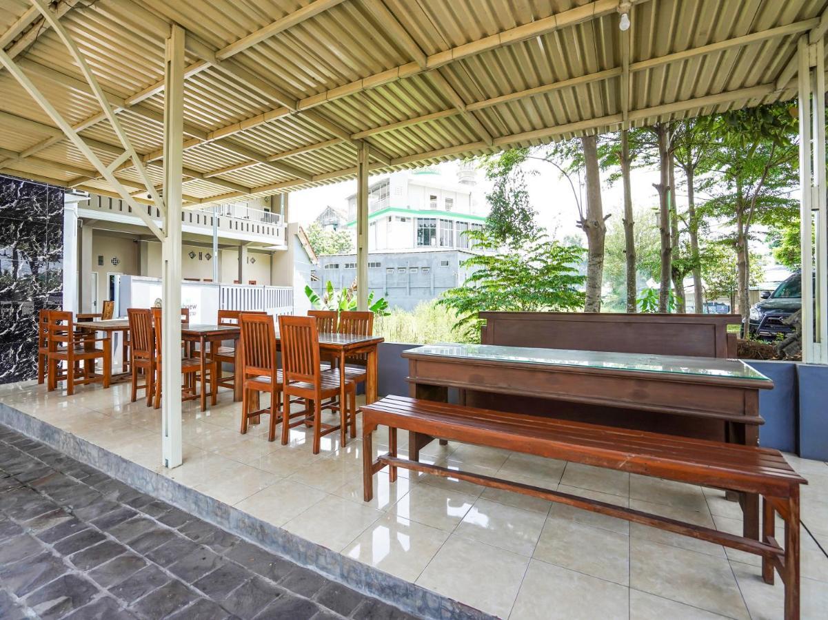 Oyo 90886 Sunset View Homestay 2* Mojokerto