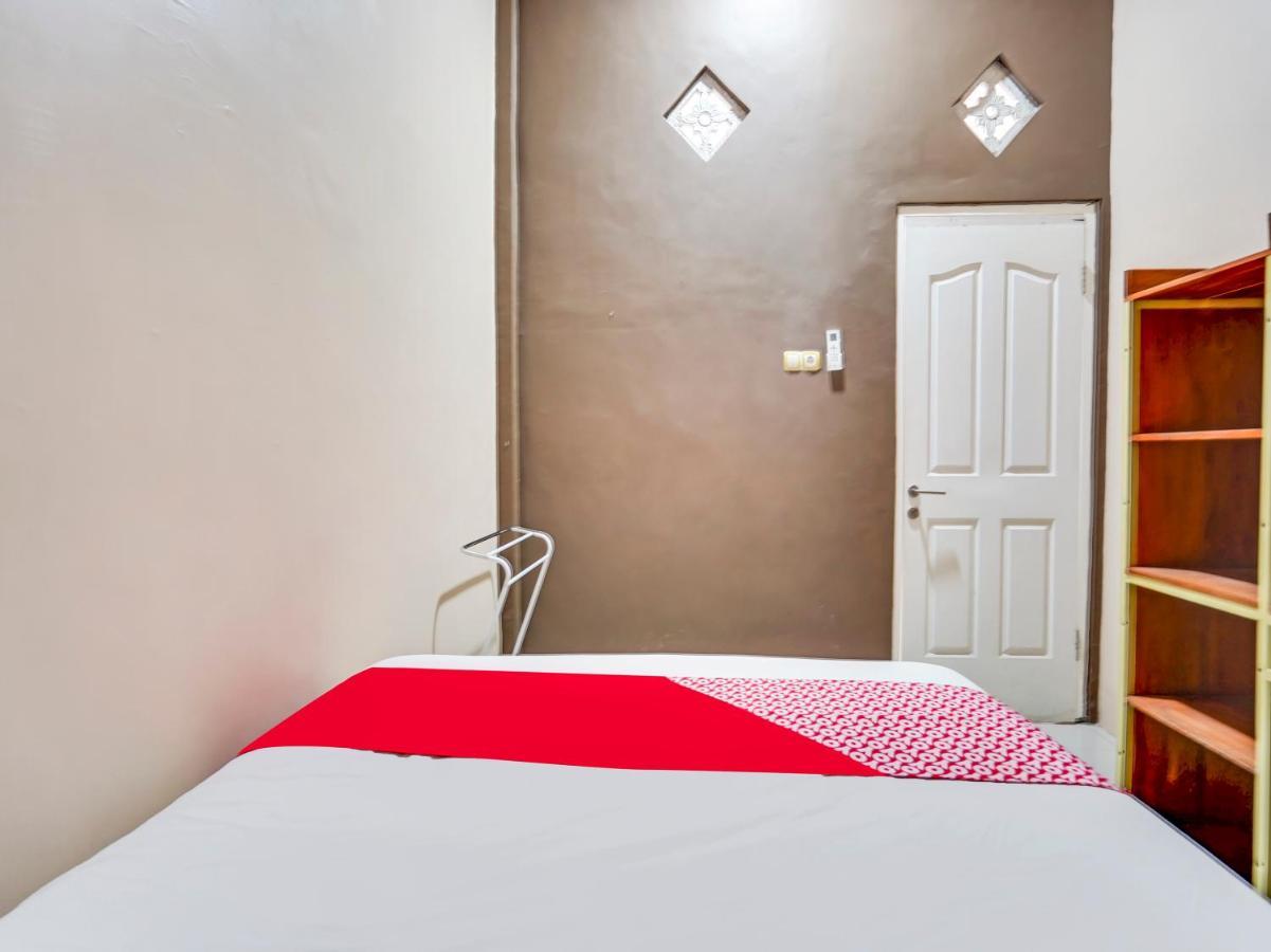Oyo 90886 Sunset View Homestay 2* Mojokerto